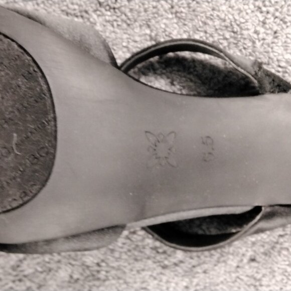 BCBGeneration Shoes Womens Size 6.5 Black Rhinestone Bows Pointed Toe Mule Heels - Picture 10 of 11